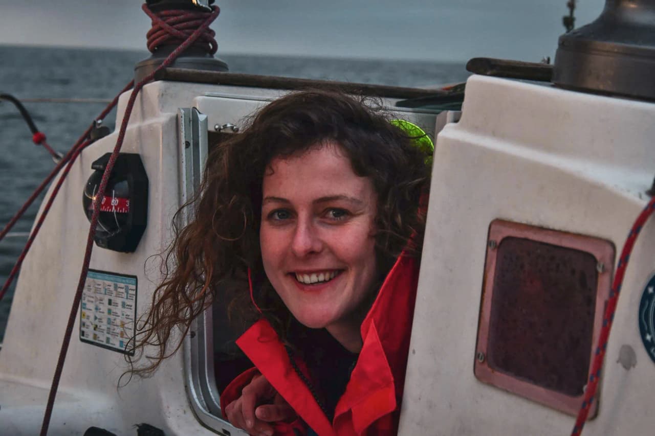 Sailing off Belle-Île, smiles and maritime adventures under a changing sky.