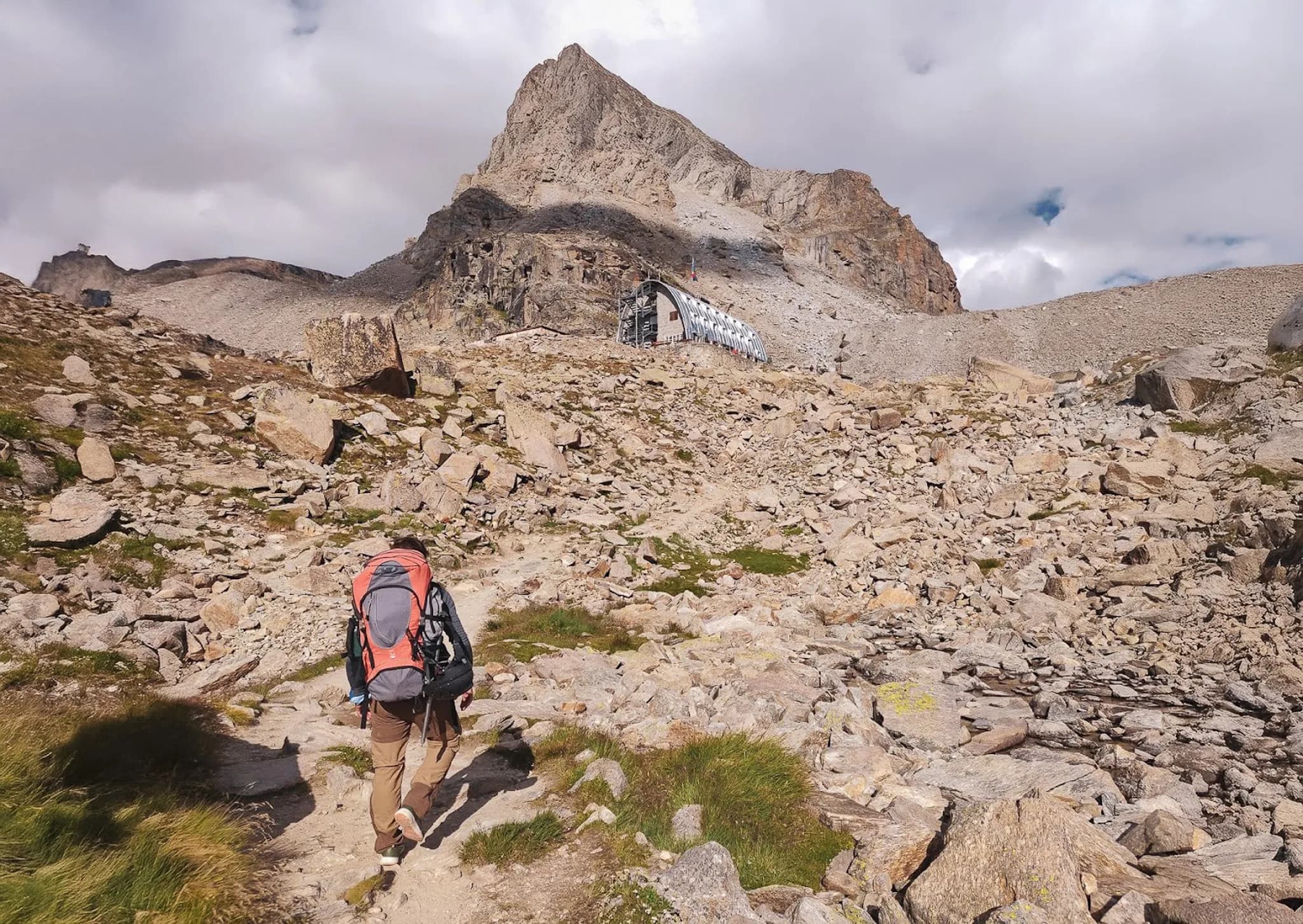 Aankomst bij het Berghut Victor Emmanuel 2 tijdens de beklimming van Grand Paradis.