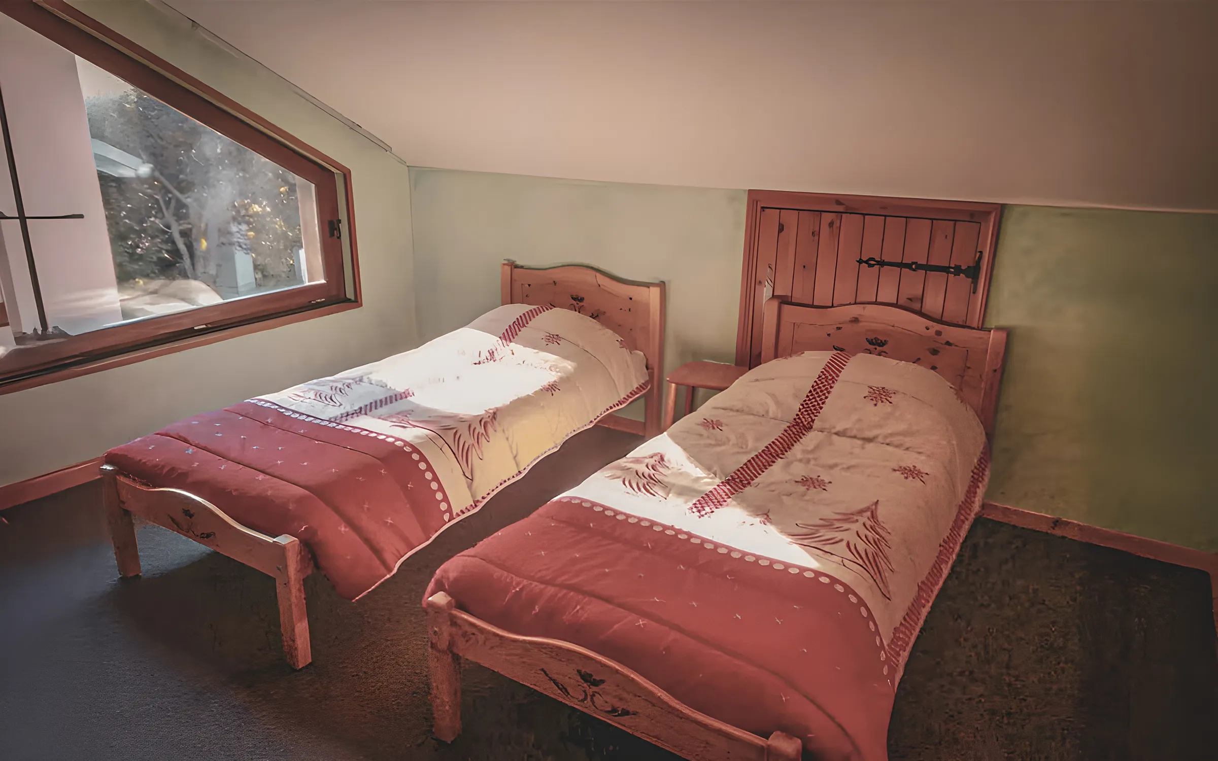 A cosy room in the mountains, ideal for relaxing after a day's exploring.