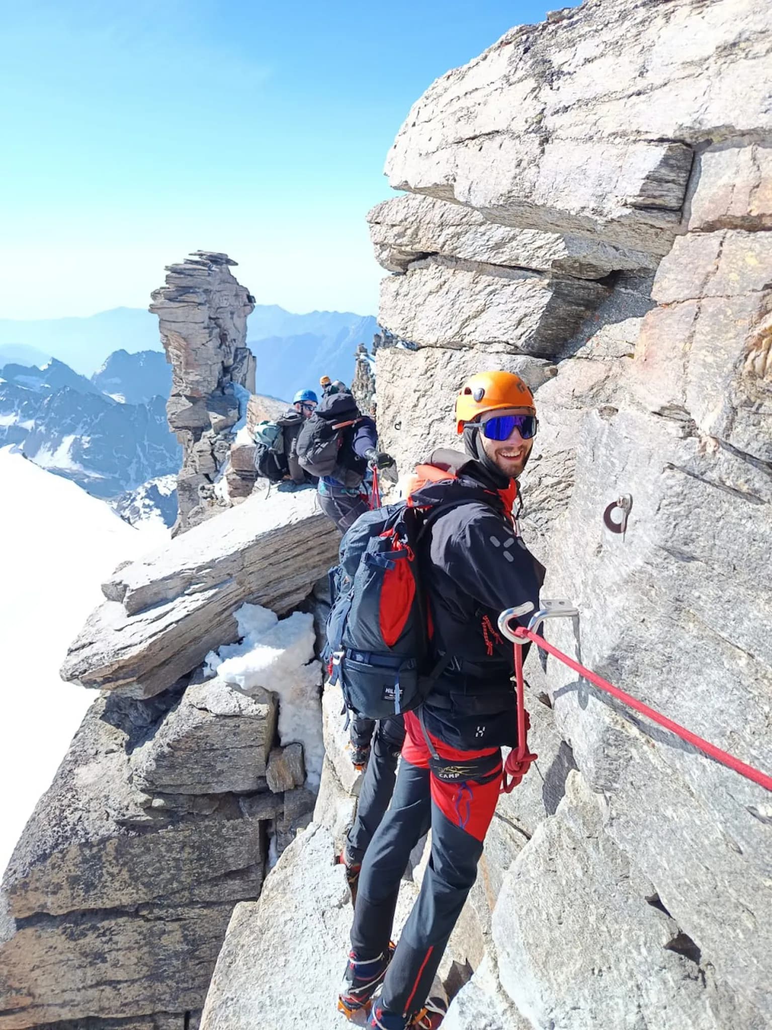 Een passage door de lucht naar de top van de Gran Paradiso in Valle d'Aosta onder begeleiding van een Wildhartt-gids.