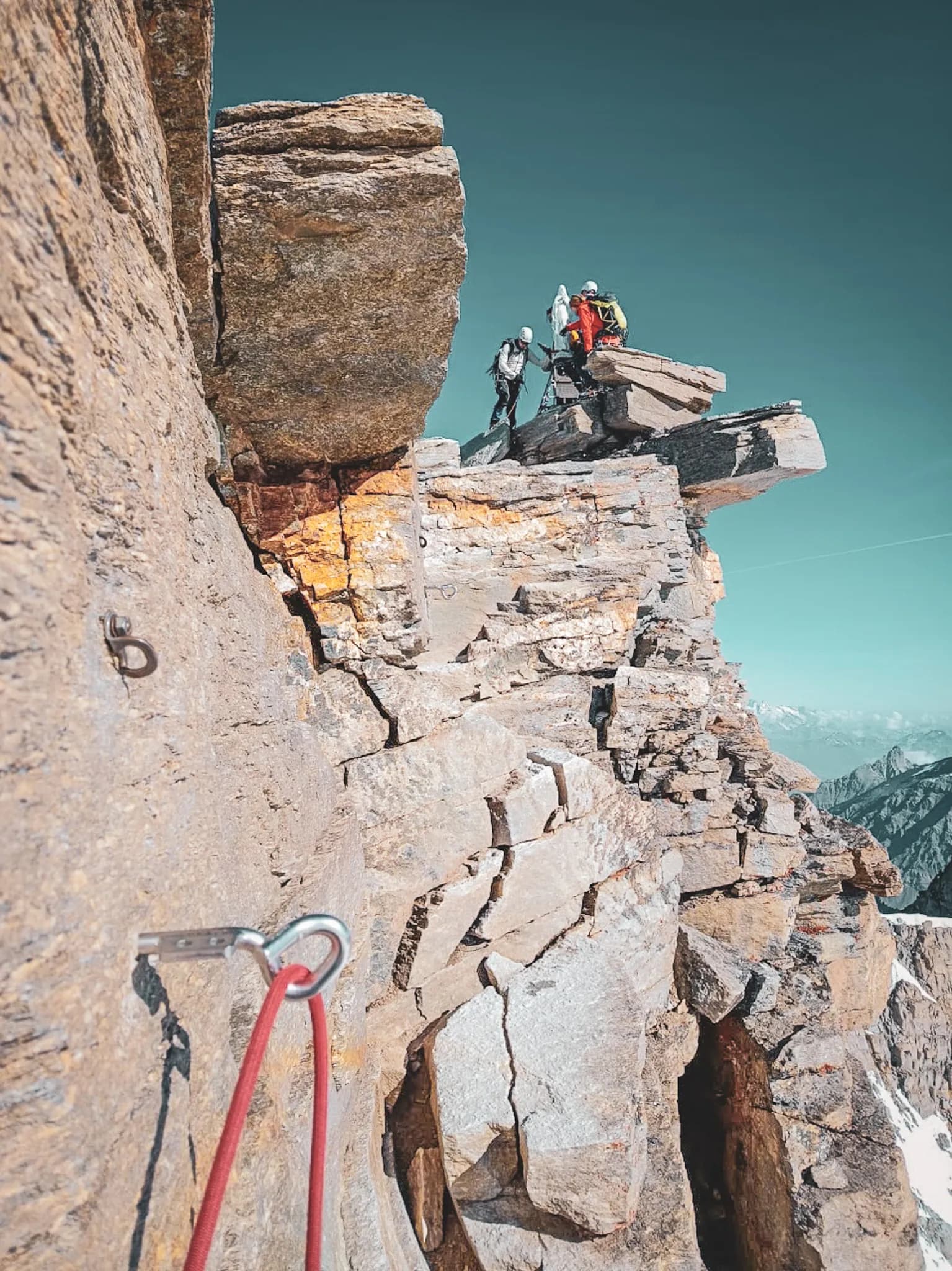De top van Grand Paradis en zijn maagdelijkheid op meer dan 4000 meter hoogte.