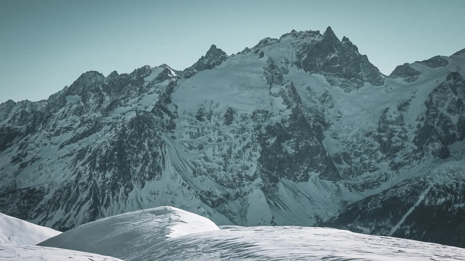 Majestic snow-capped mountains, a dream landscape for ski tourers.