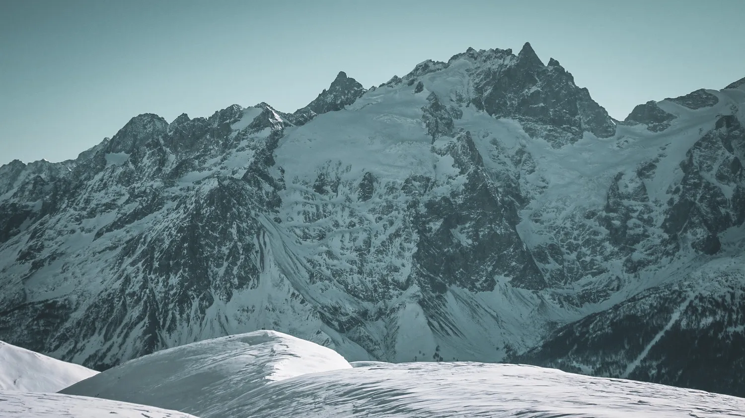 Majestic snow-capped mountains, a dream landscape for ski tourers.