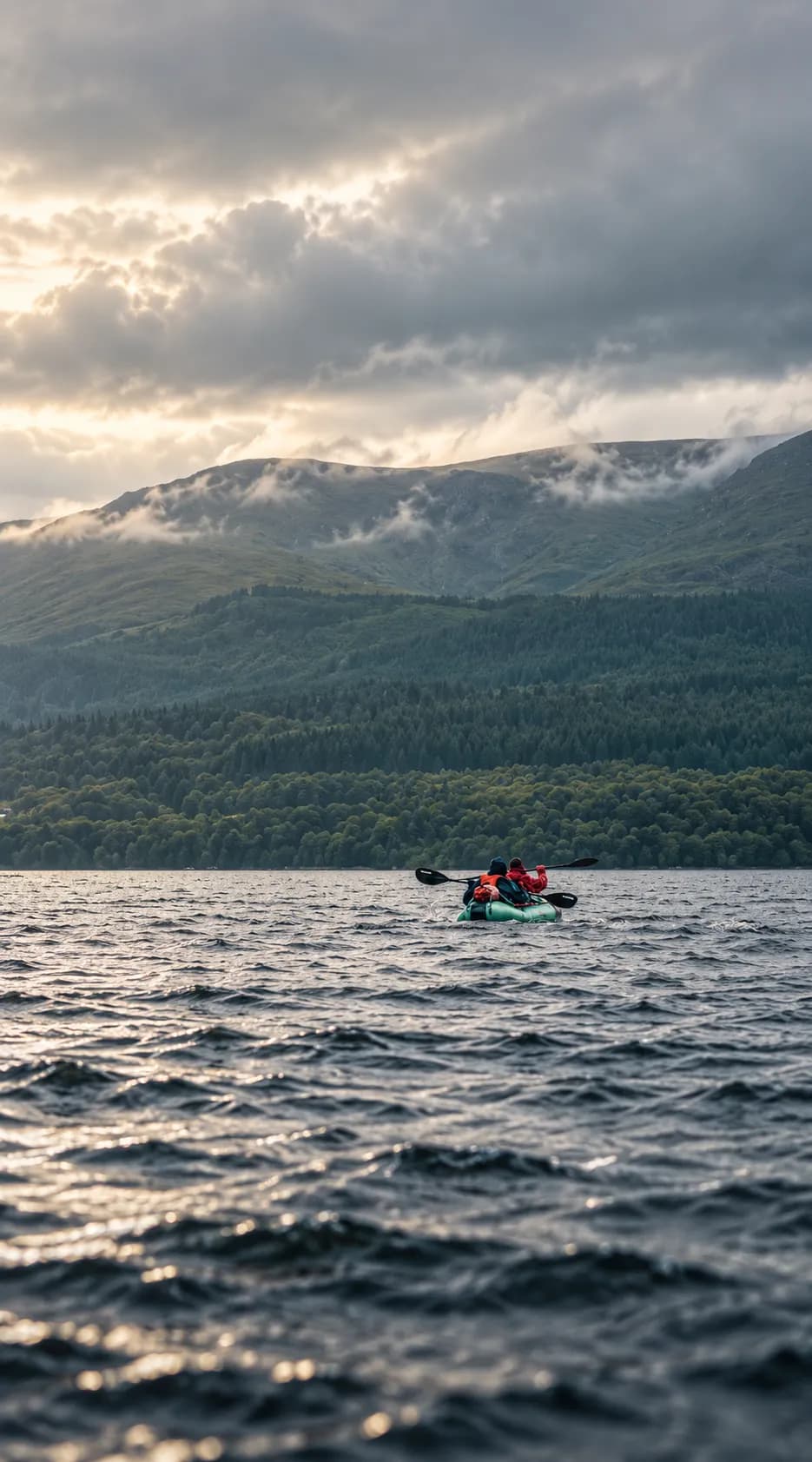 Hiking and packraft in the Highlands in Scotland