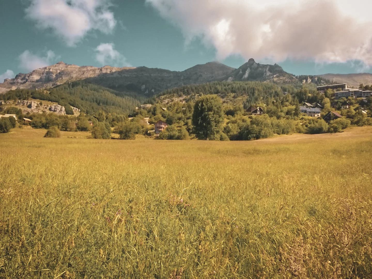 Sumptuous summer scenery in the Ecrins