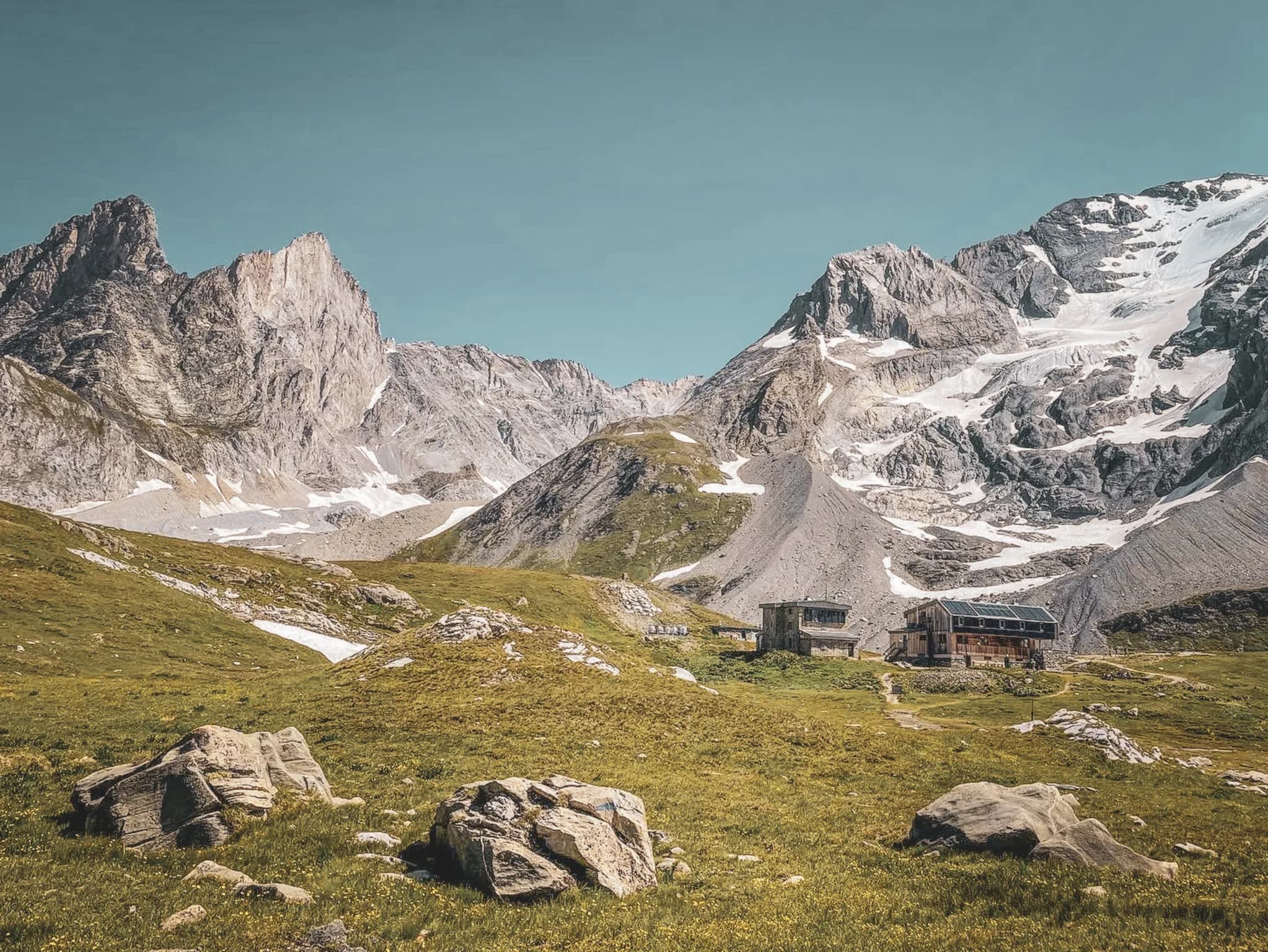 Breathtaking alpine scenery, majestic peaks and a welcoming Mountain hut.