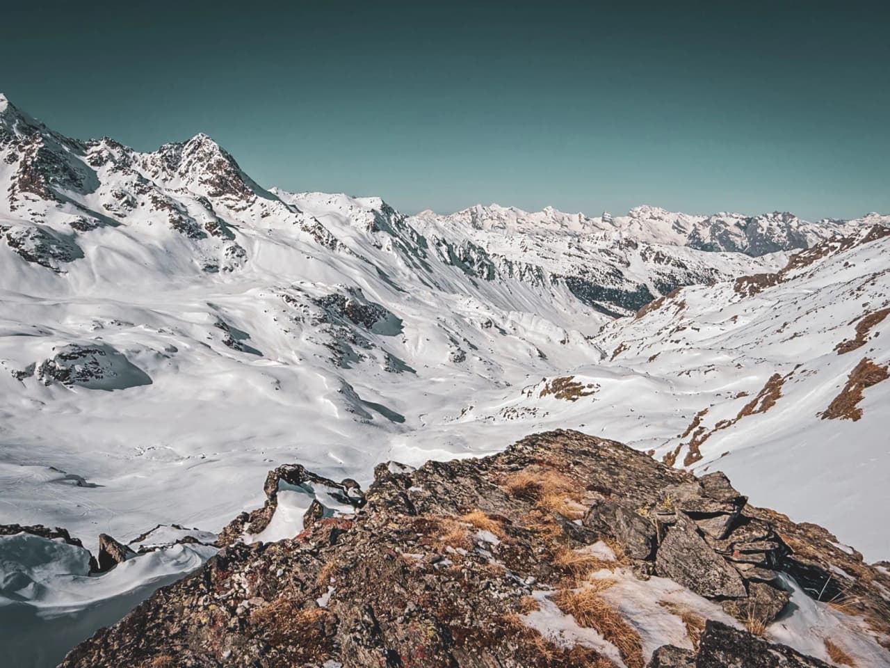 Uitzicht vanaf de Rosablanche op de Chamonix-Zermatt Haute Route.