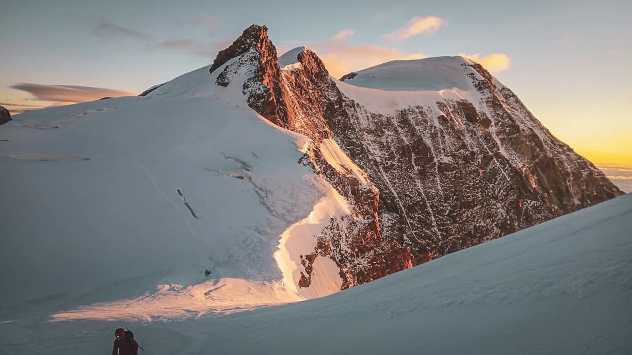 Spectacular views of Monte Rosa, majestic peaks and breathtaking snow-covered landscapes.
