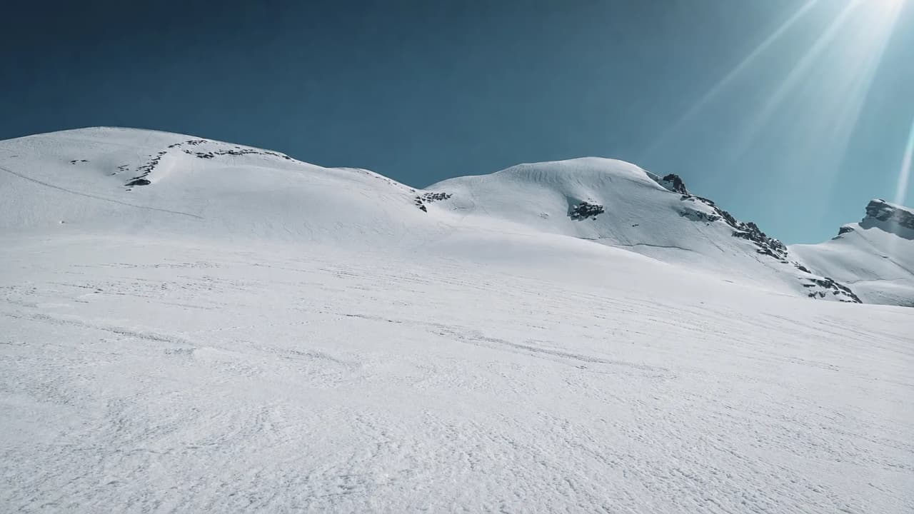 A spectacular snow-covered landscape of the Breithorn beneath a brilliant blue sky – perfect for an adventure.