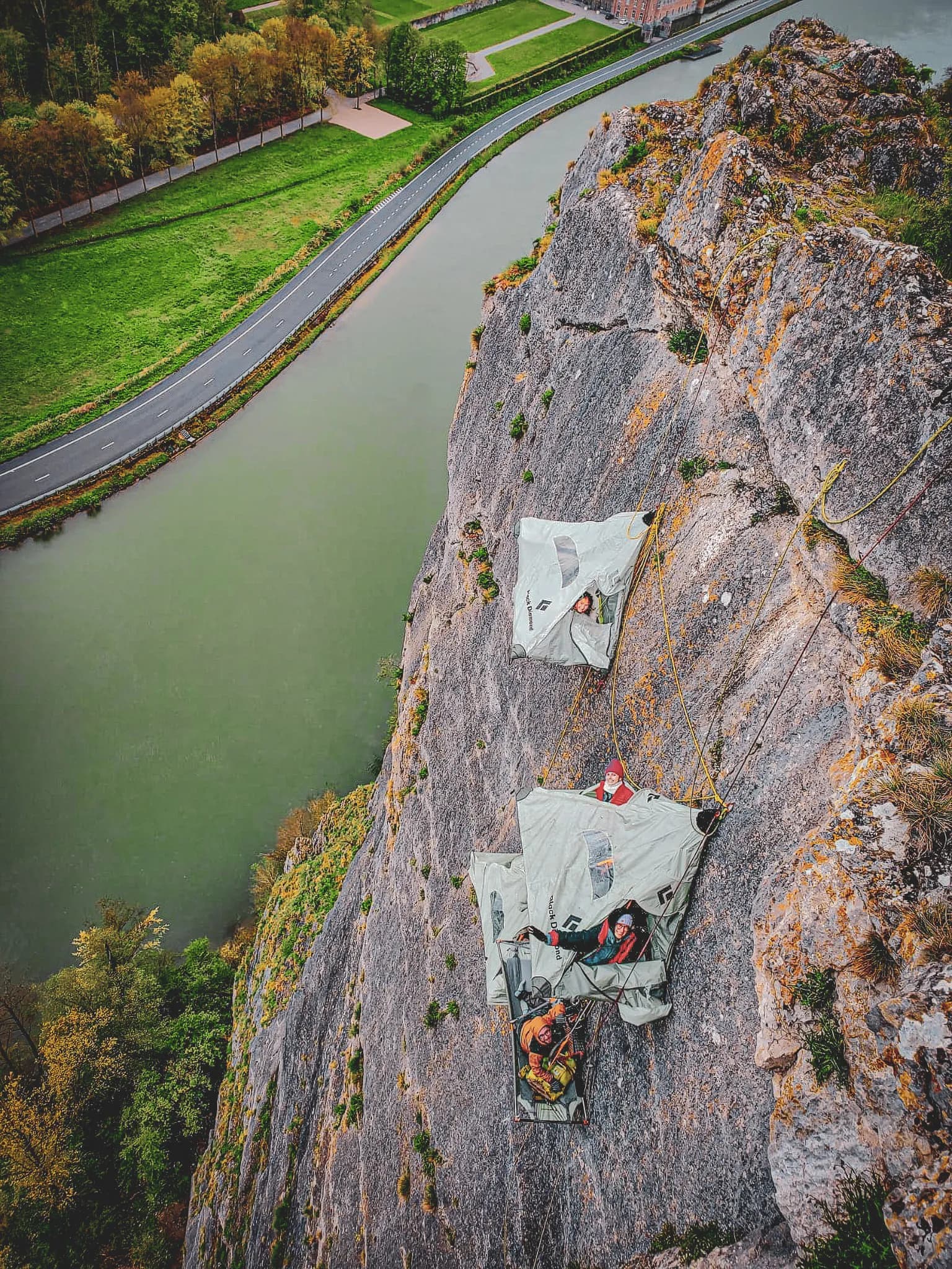 Overdag klimmen, ’s nachts slapen op de portaledge