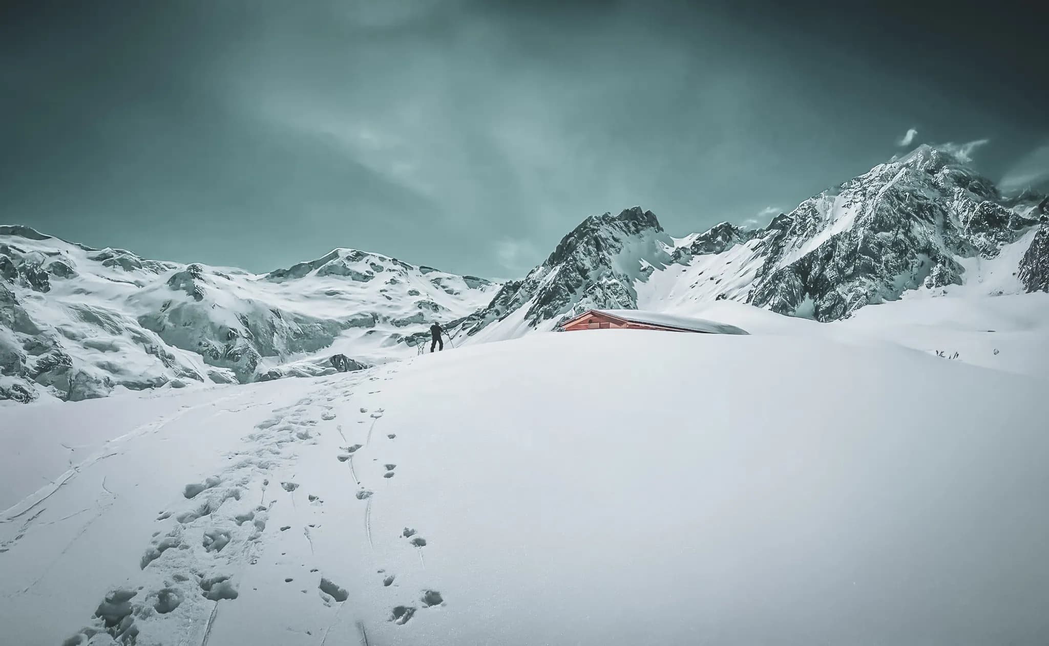 Breathtaking Alpine scenery, immaculate snow and majestic mountains. Perfect for ski touring.