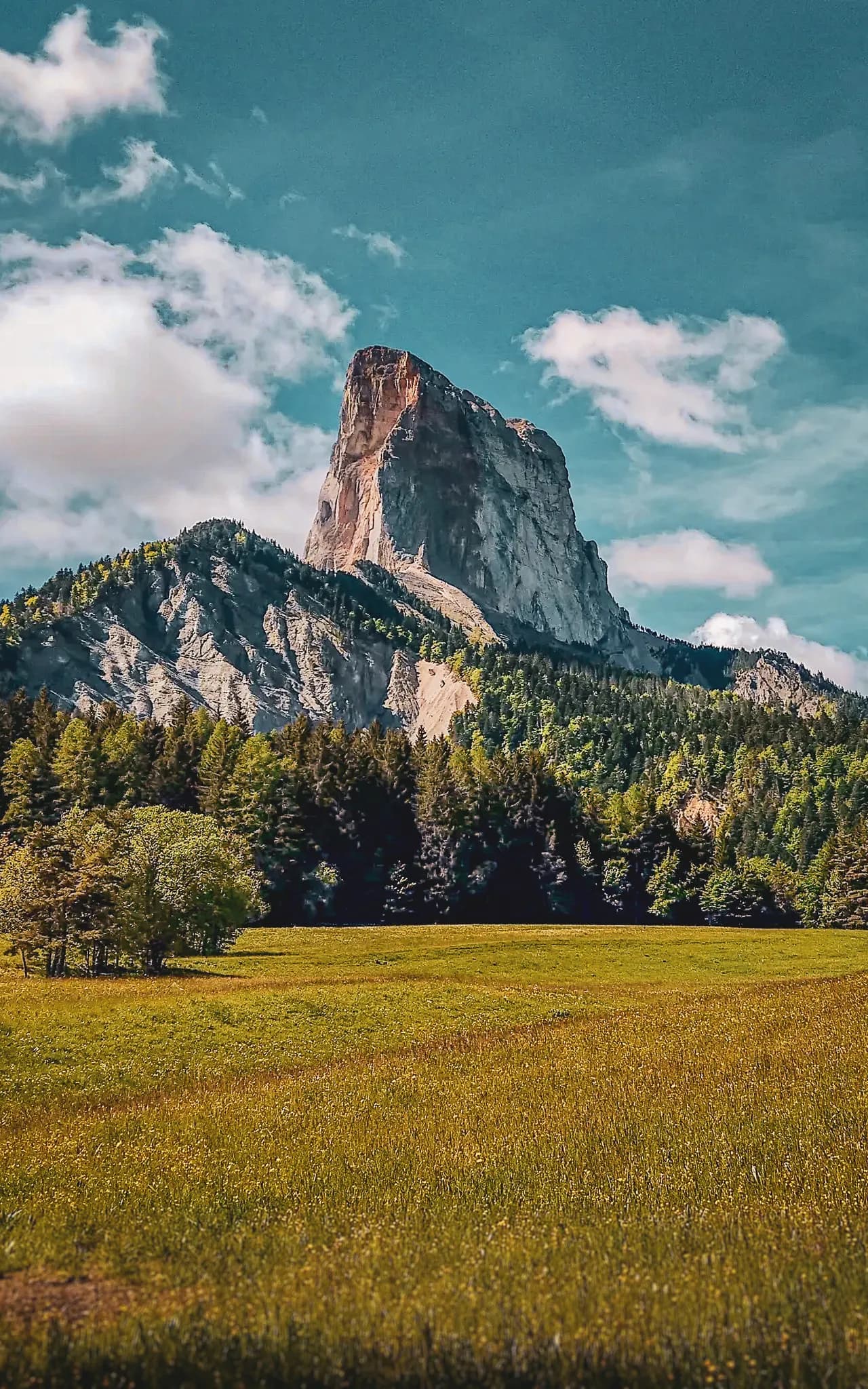 A hike and bivouac around Mont Aiguille