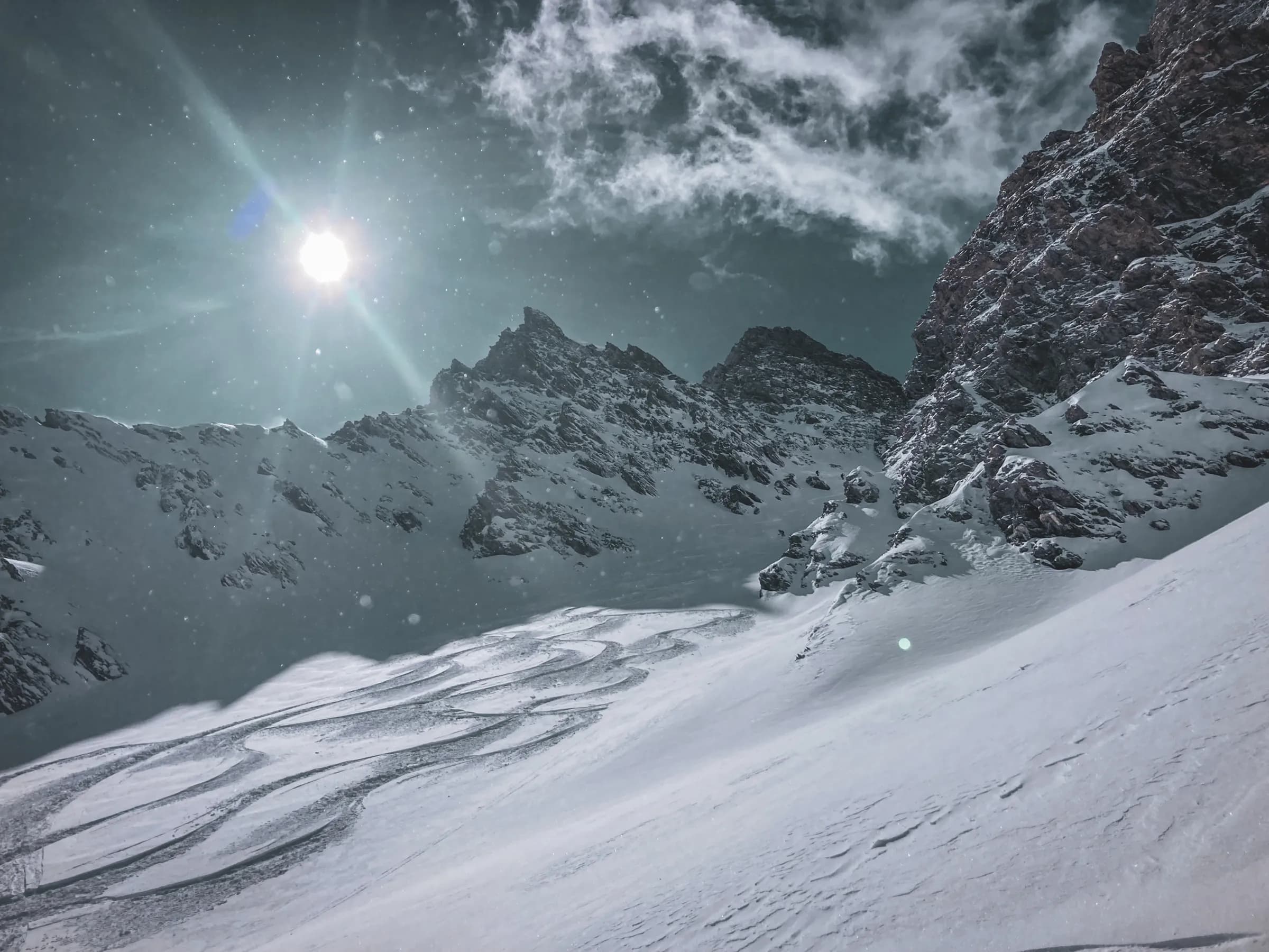 Breathtaking mountain scenery, immaculate snow and bright sunshine on the Queyras peaks.